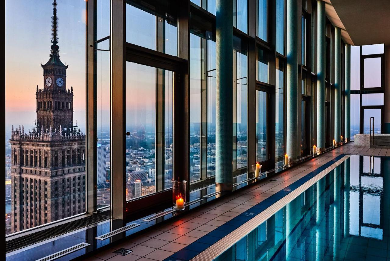 Hotel Intercontinental Warszawa By Ihg Esterno foto The swimming pool at the Warsaw Grand Hotel