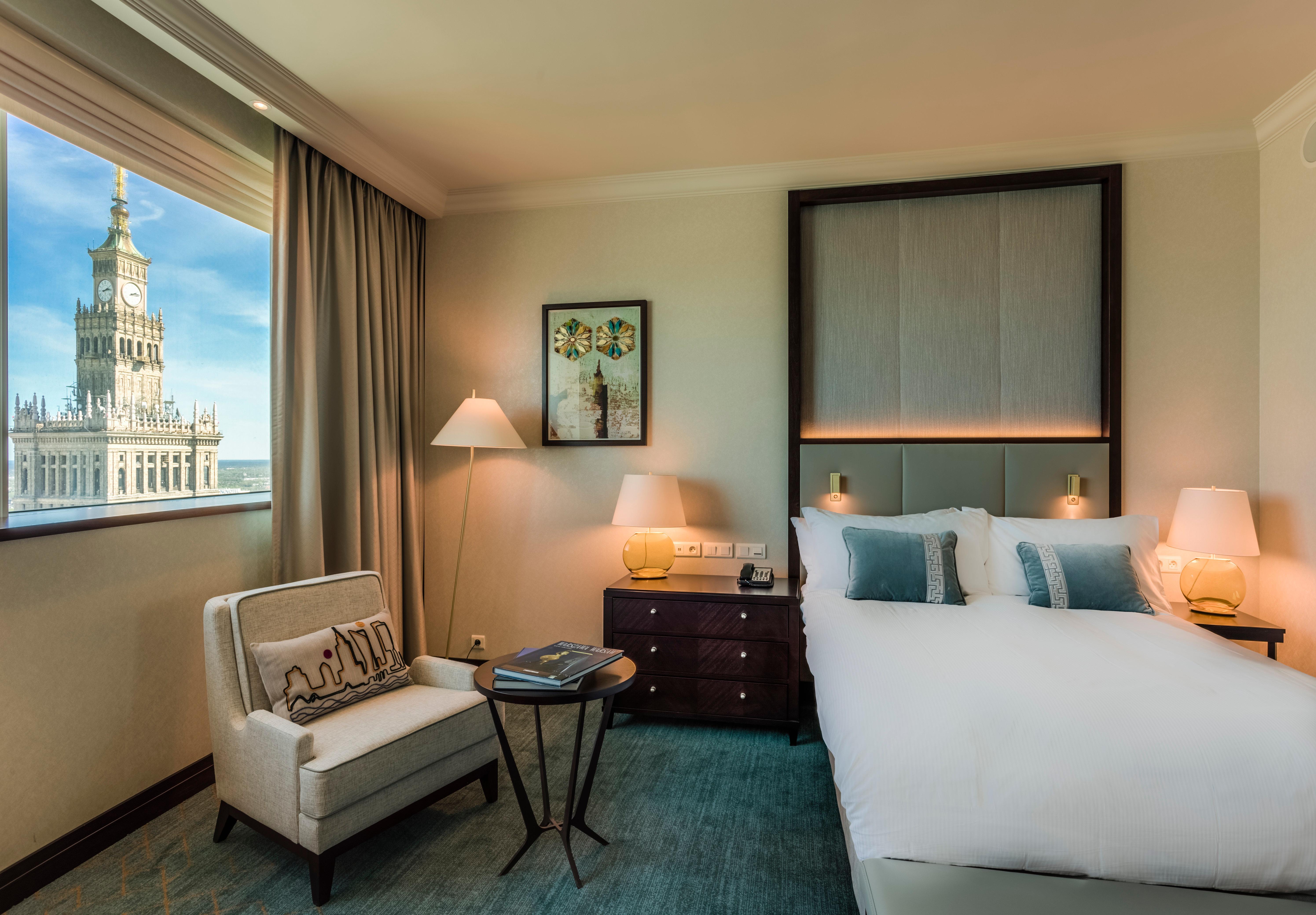 Hotel Intercontinental Warszawa By Ihg Esterno foto A room at the hotel