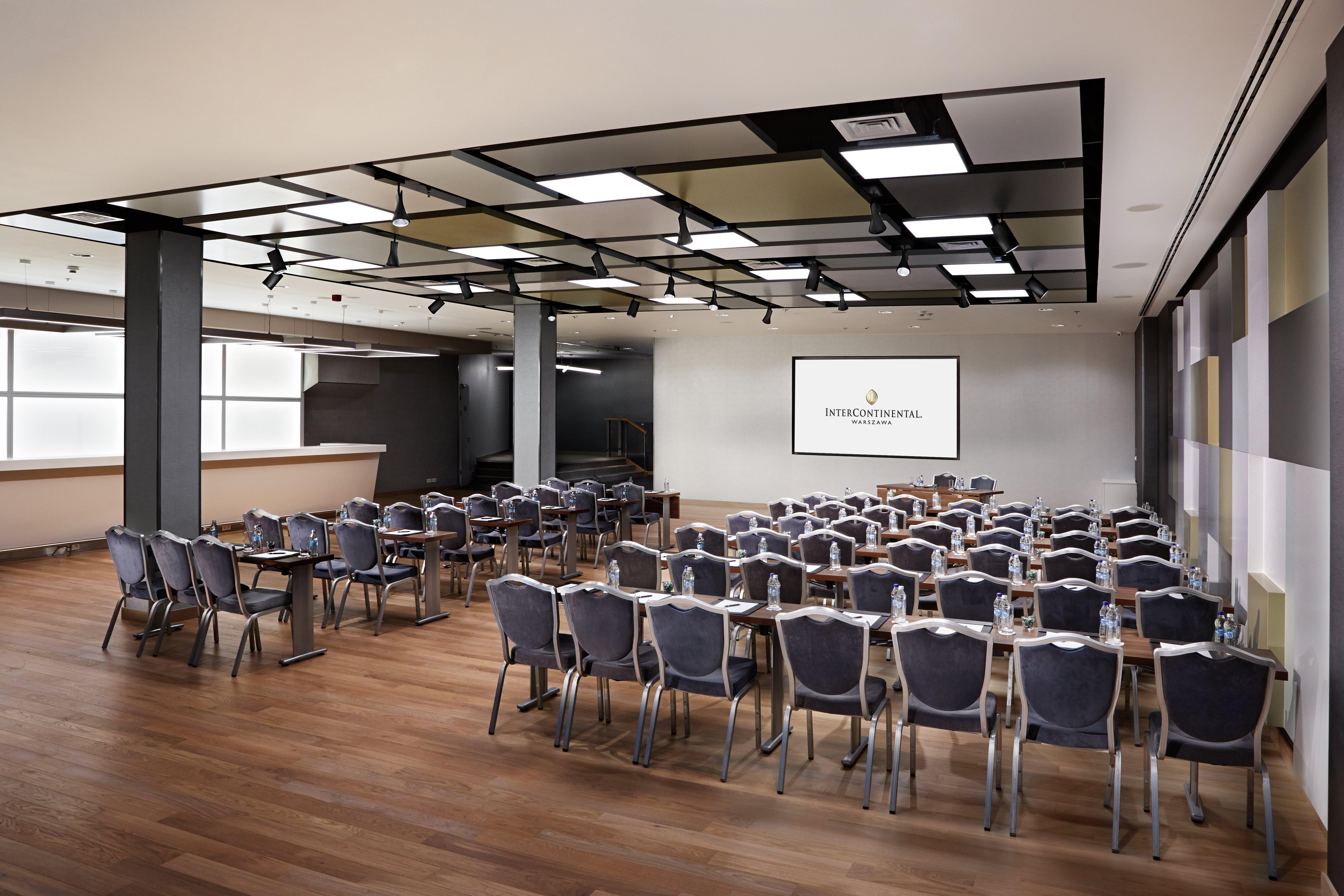 Hotel Intercontinental Warszawa By Ihg Esterno foto The meeting room at the hotel