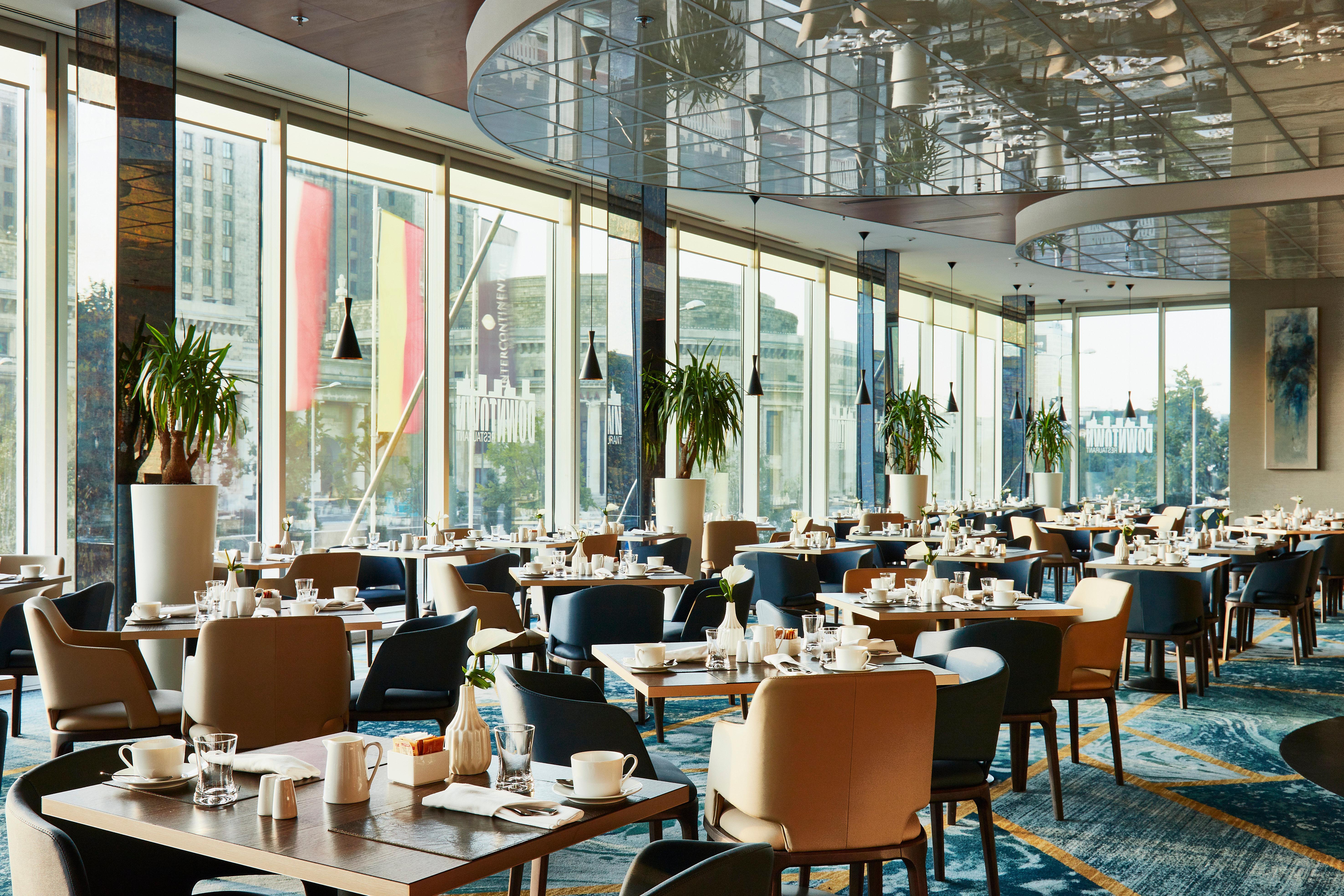 Hotel Intercontinental Warszawa By Ihg Esterno foto The restaurant