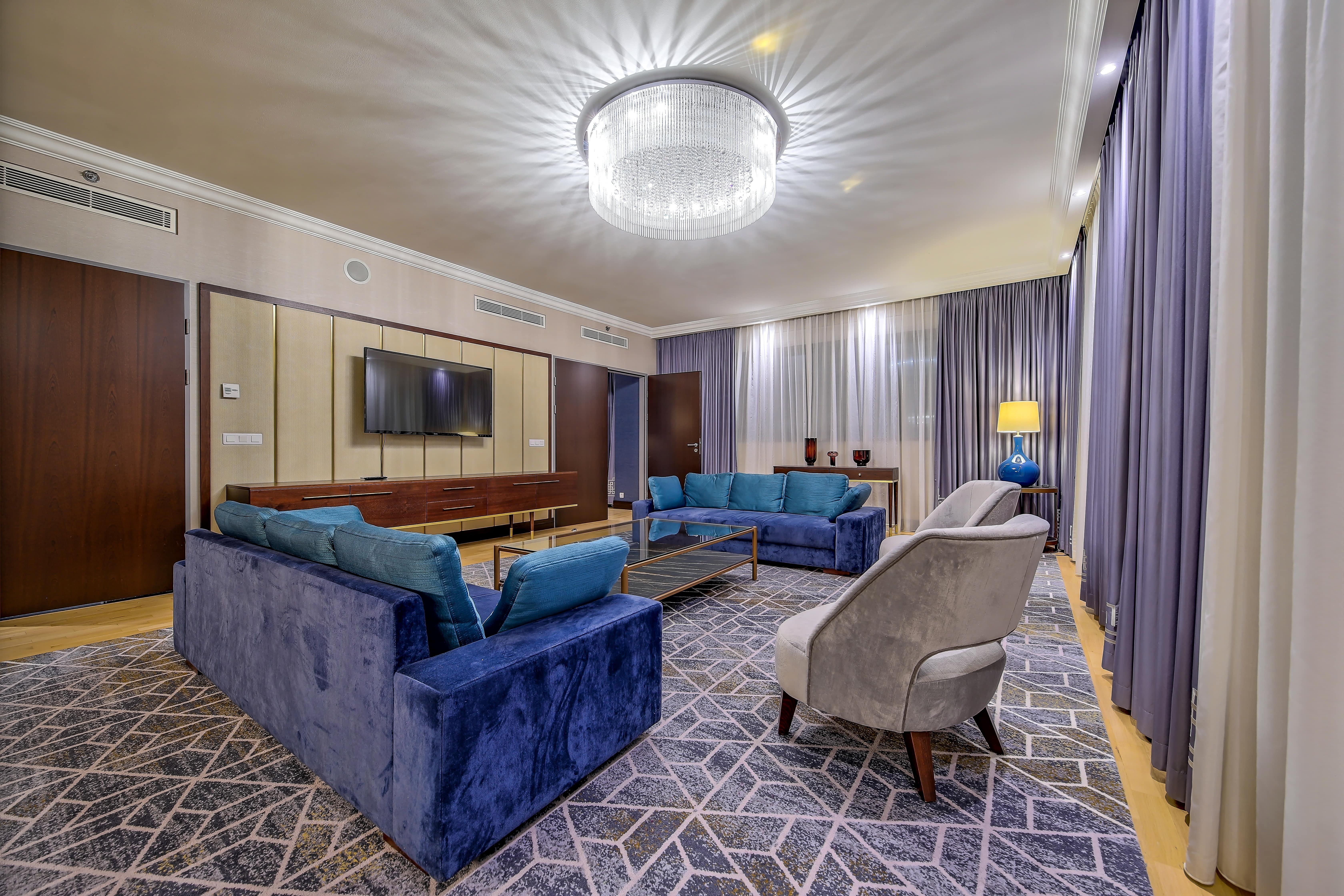 Hotel Intercontinental Warszawa By Ihg Esterno foto The hotel's living room