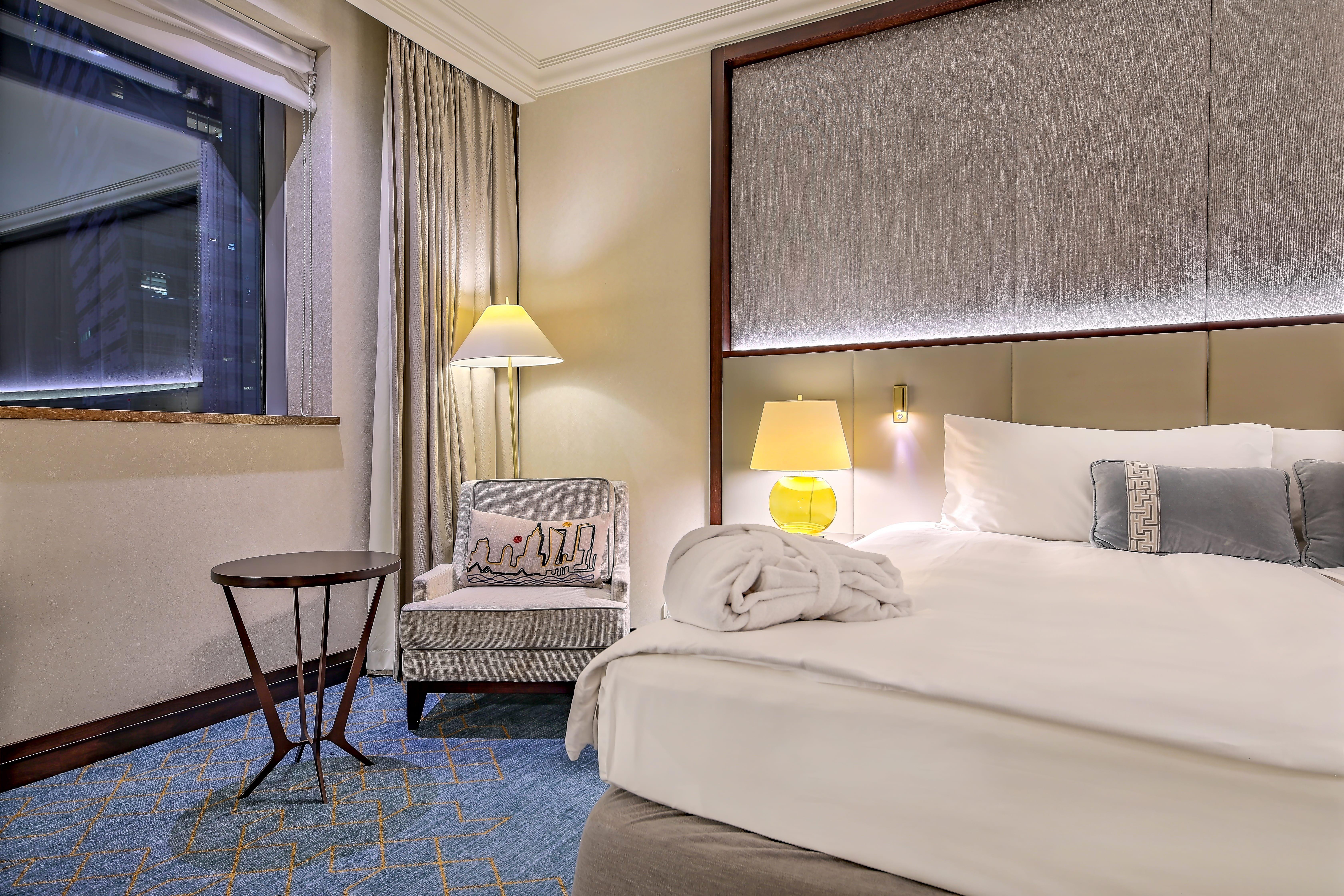 Hotel Intercontinental Warszawa By Ihg Esterno foto A room at the hotel