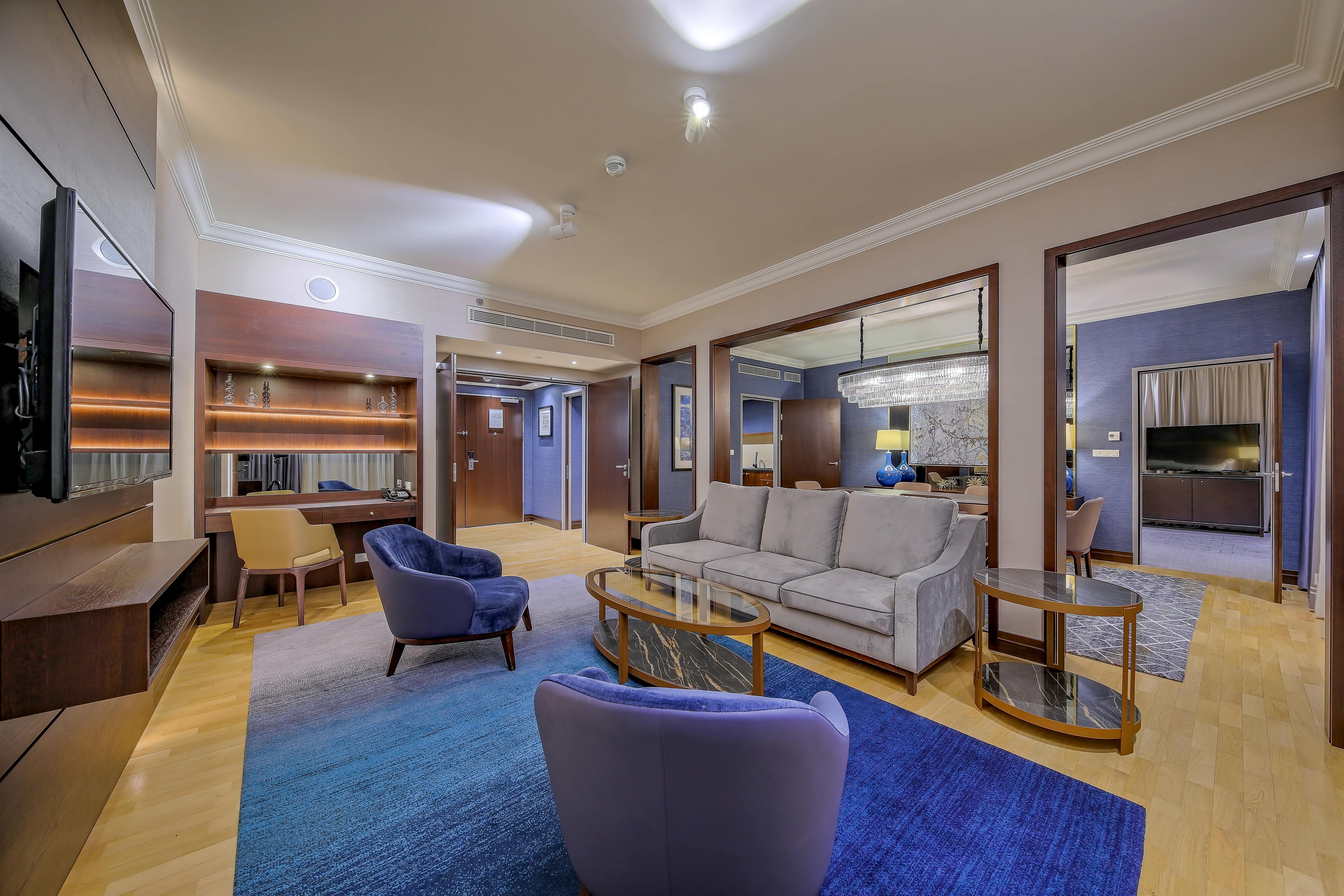 Hotel Intercontinental Warszawa By Ihg Esterno foto A suite at the hotel
