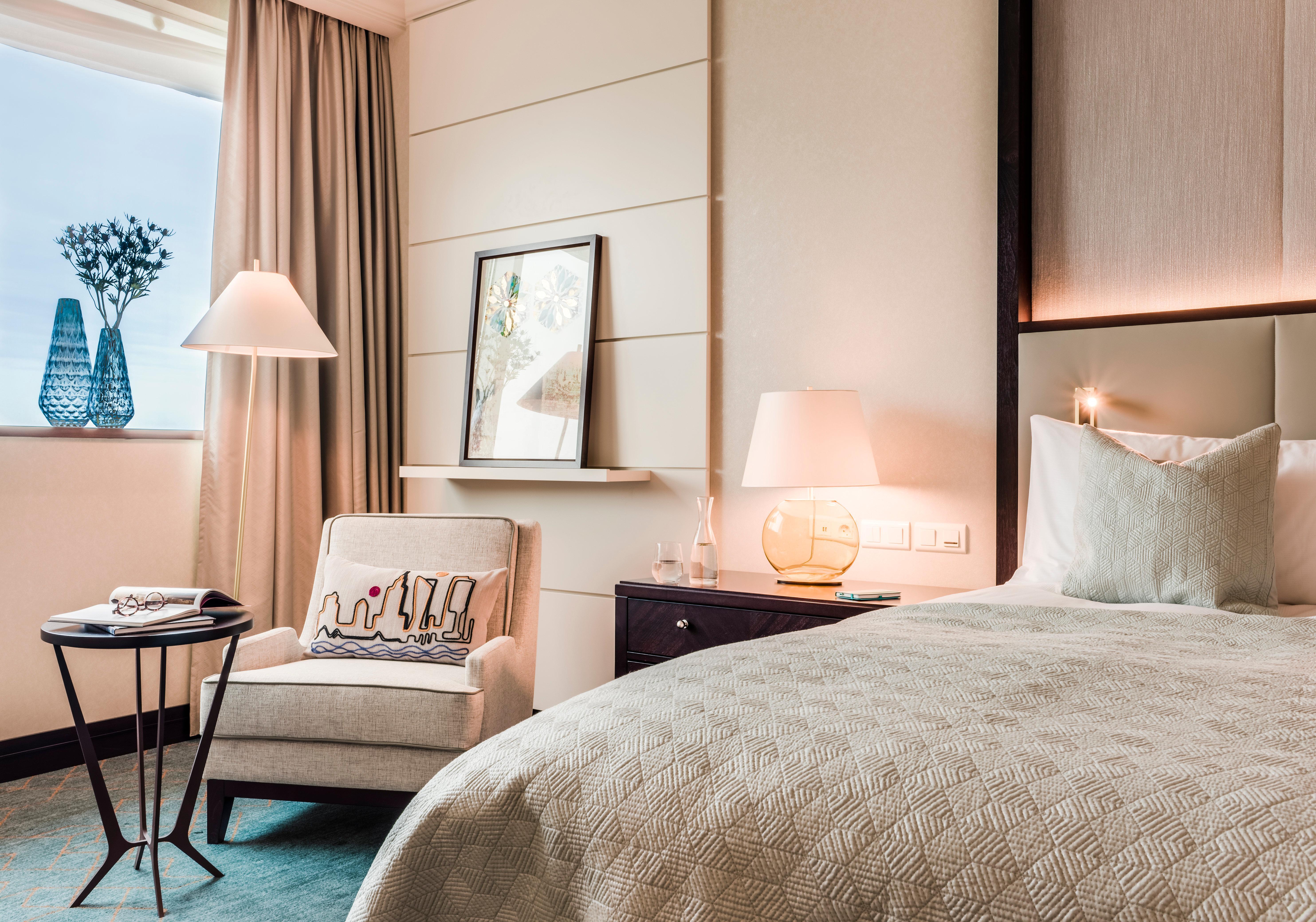 Hotel Intercontinental Warszawa By Ihg Esterno foto A room at the Mandarin Oriental, Hong Kong