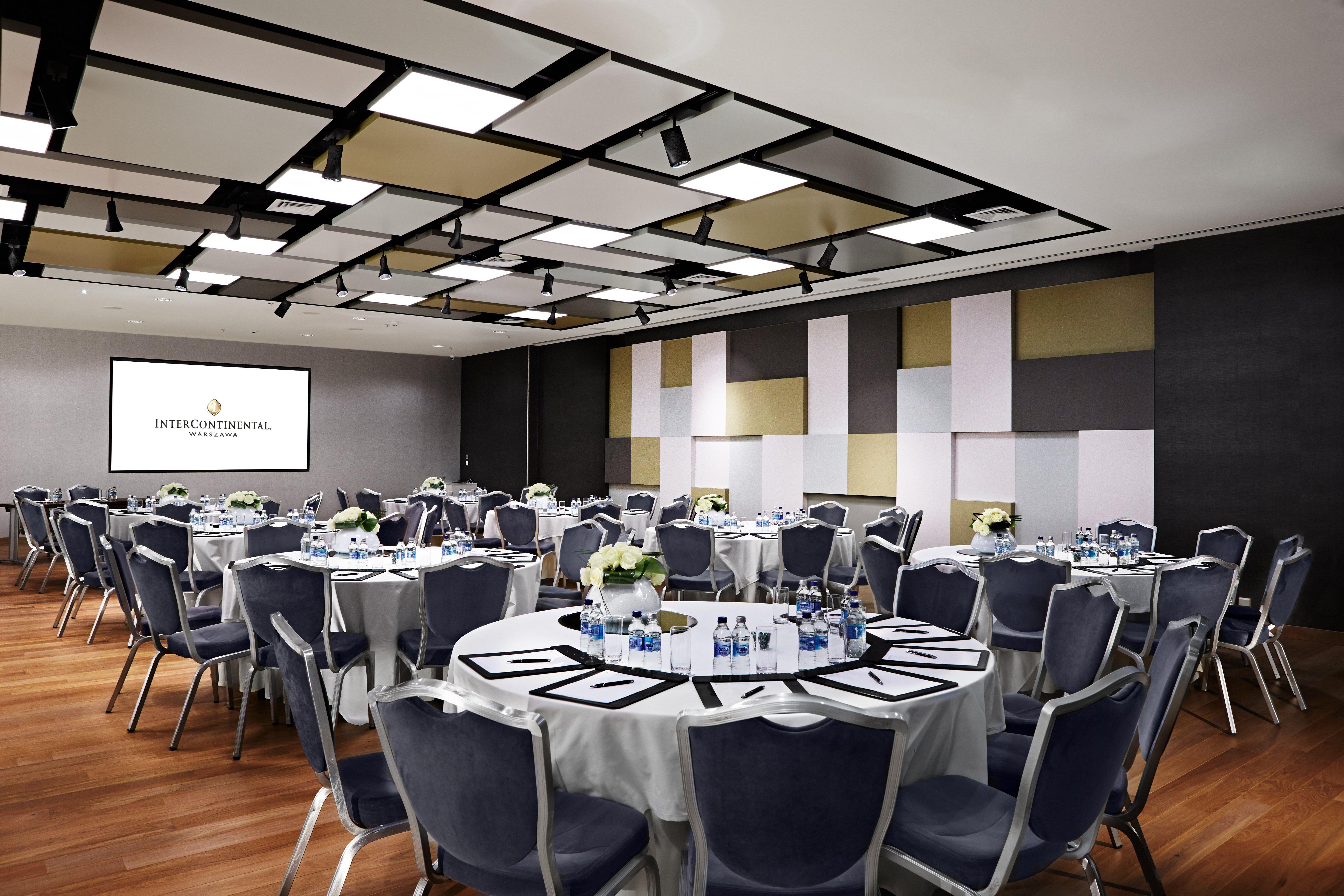 Hotel Intercontinental Warszawa By Ihg Esterno foto The meeting room at the hotel