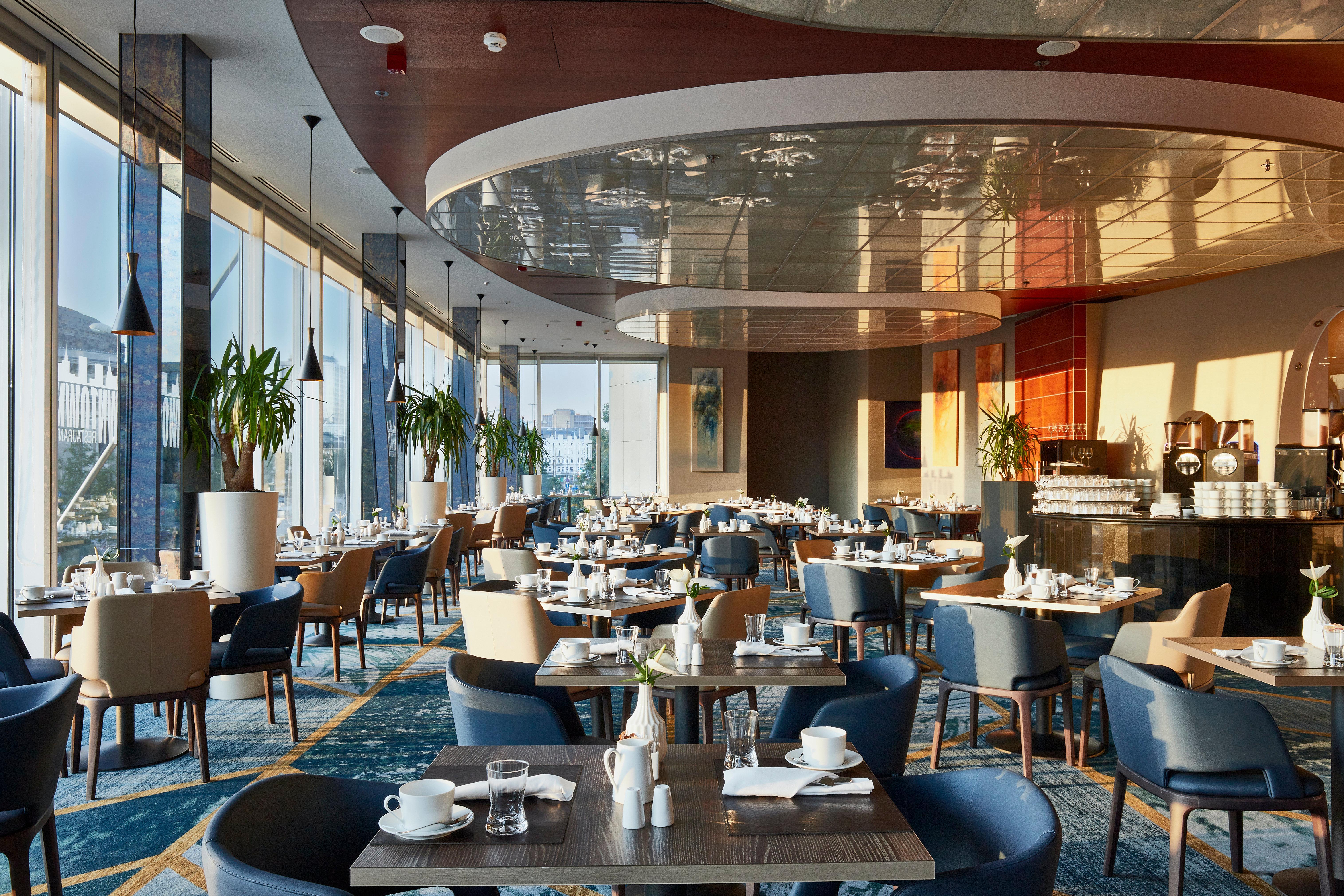 Hotel Intercontinental Warszawa By Ihg Esterno foto The restaurant on board of the ship