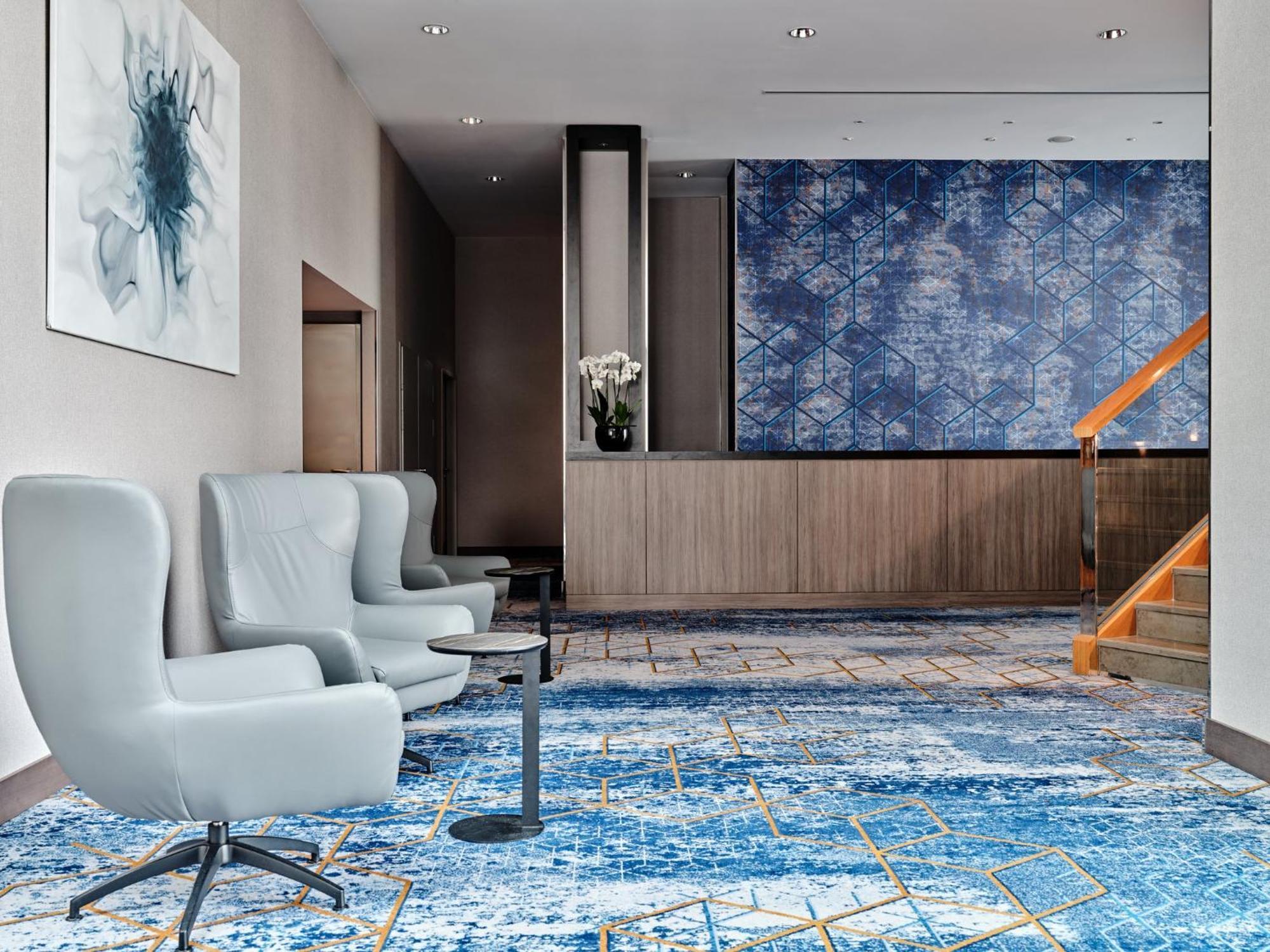 Hotel Intercontinental Warszawa By Ihg Esterno foto Reception area